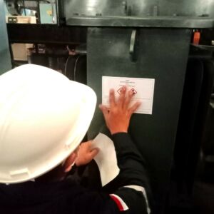 Pemasangan Label Pada Trafo