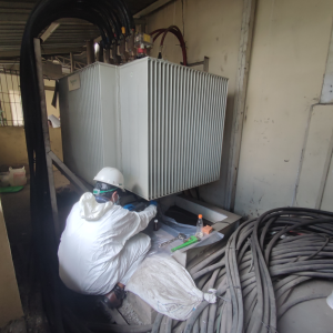 Proses Sampling PCBs Metoda Uji Cepat Dexsil pada Transformator di PT. Mekar Armada Jaya (2)